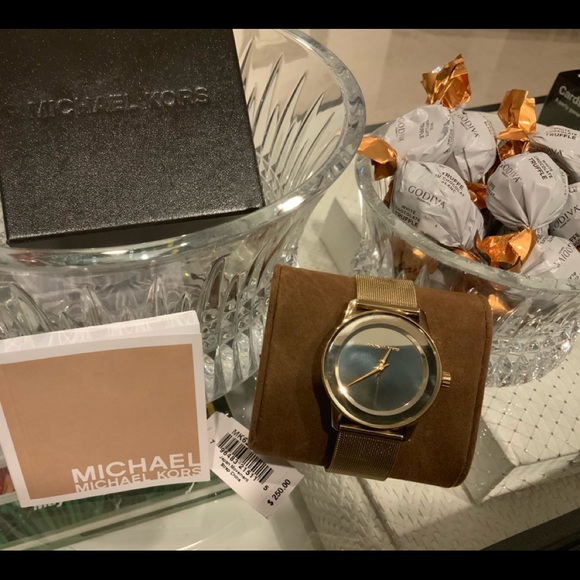 Michael Kors Gold tone stainless steel Watch NEW main image 6